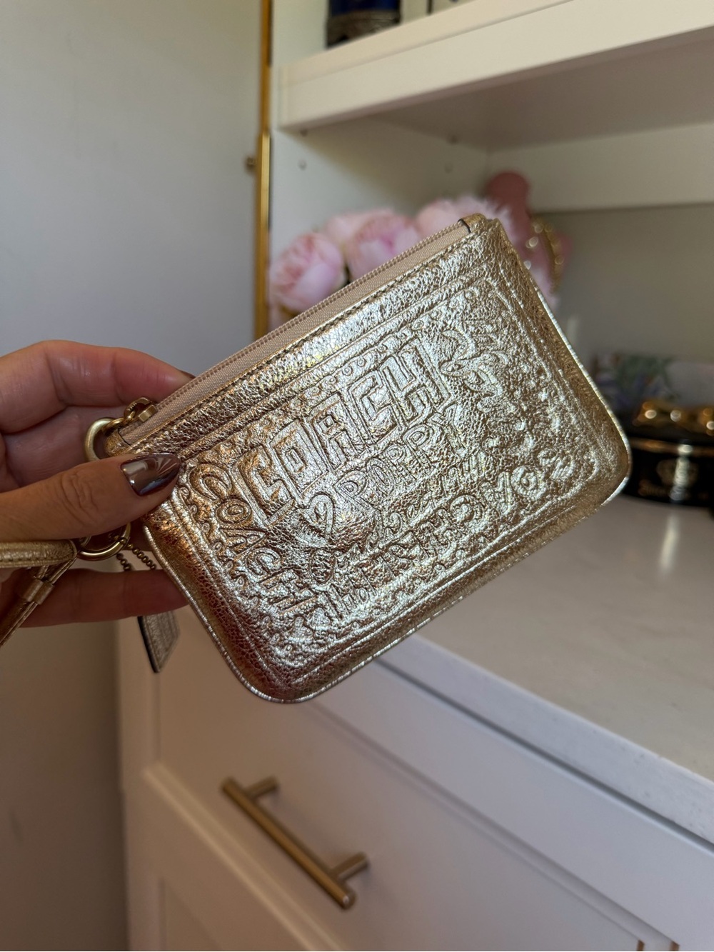 Coach Poppy EUC GORGE Metallic Gold Embossed Leather Wristlet Pouch w hang tag